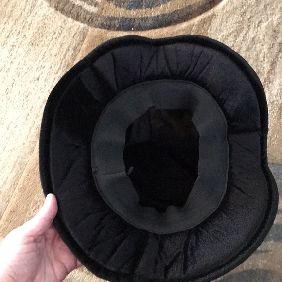 MAD HATTER HAT FROM WALT DISNEY WORLD O/S ADULT BLACK & WHITE EXCELLENT COND. - Picture 4 of 6